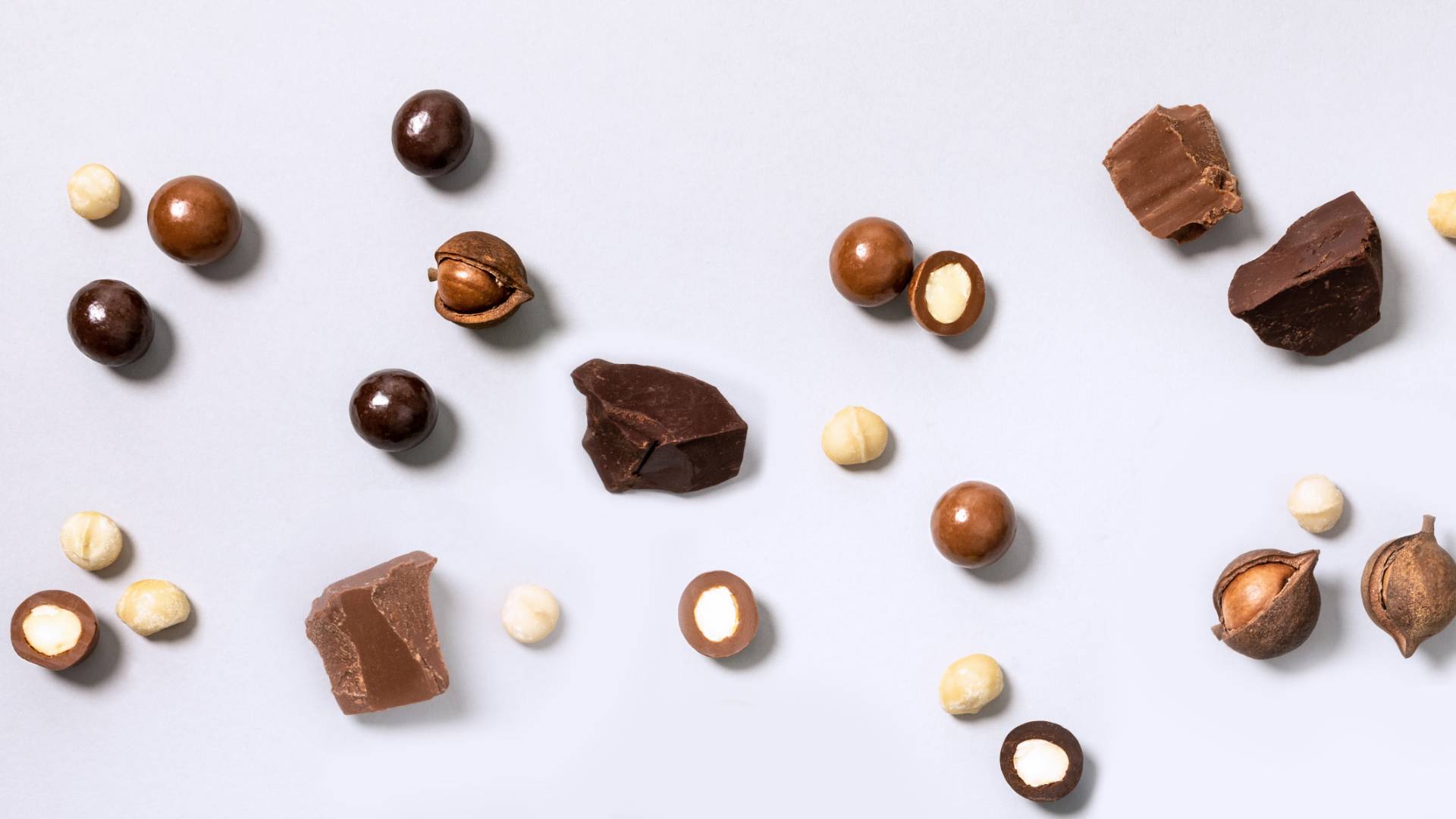 Noosa Natural Chocolate Company Whole Macadamia 3